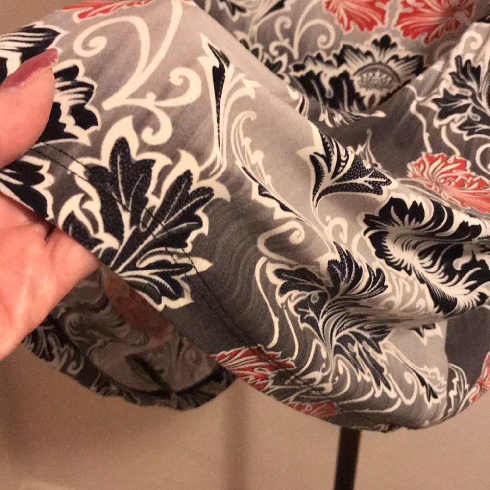 67) rafaella blouse. Strikingly pretty fabric. - Picture 5 of 6